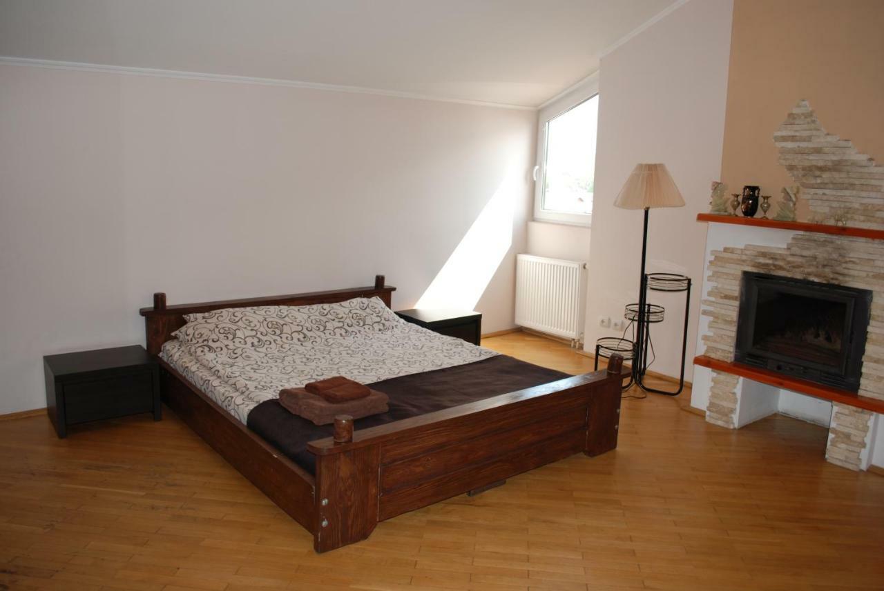 Hostel Villa Roma Lviv Eksteriør billede