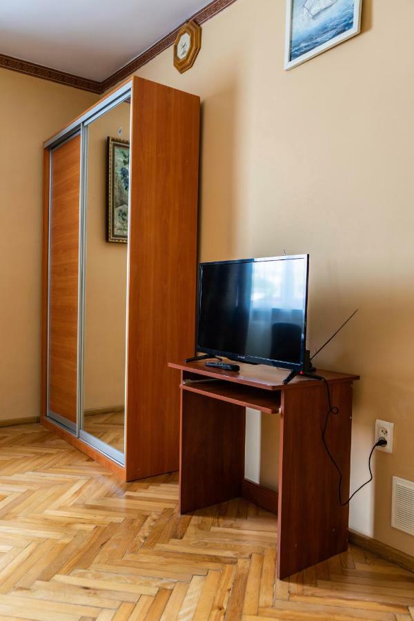 Hostel Villa Roma Lviv Eksteriør billede