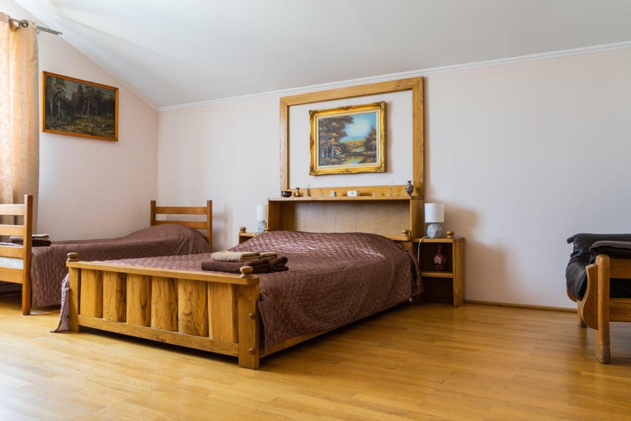 Hostel Villa Roma Lviv Eksteriør billede