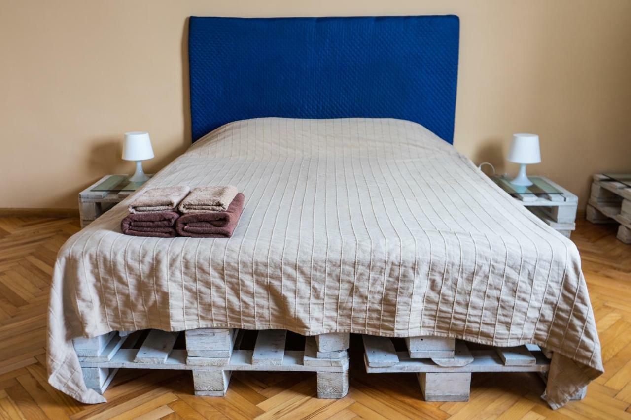 Hostel Villa Roma Lviv Eksteriør billede