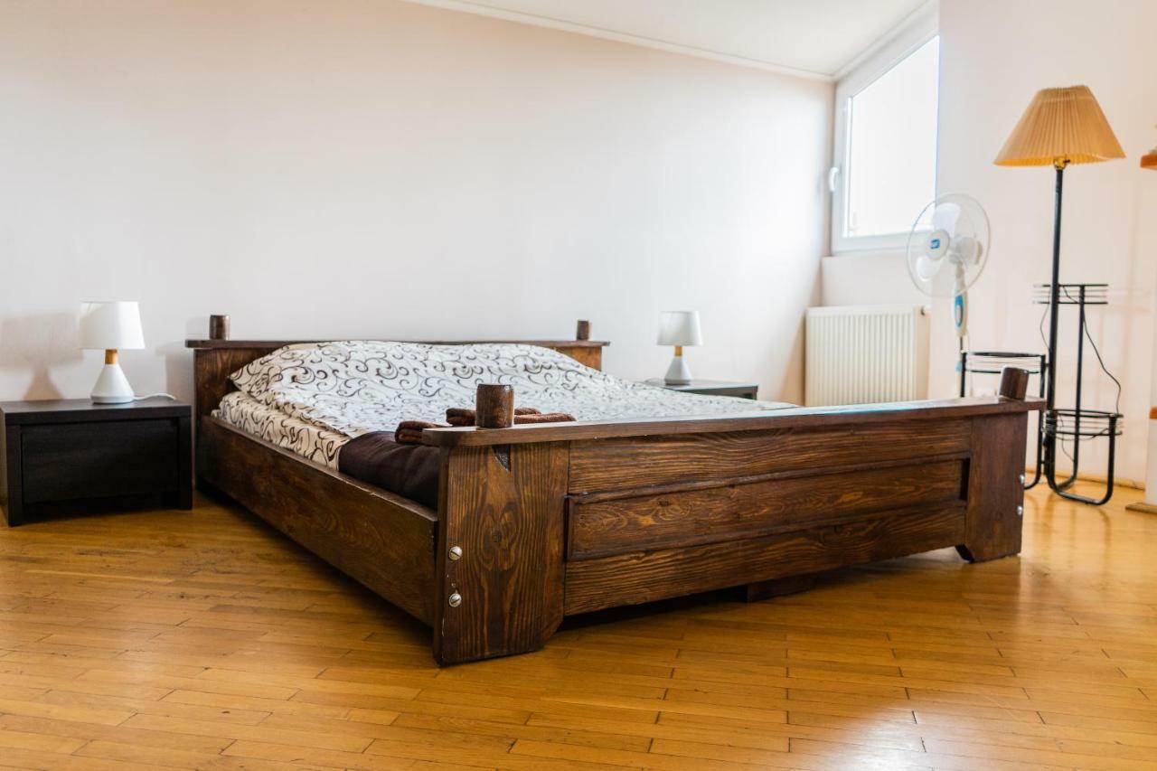 Hostel Villa Roma Lviv Eksteriør billede