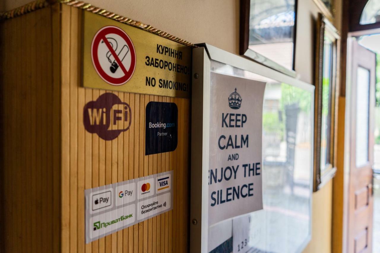 Hostel Villa Roma Lviv Eksteriør billede