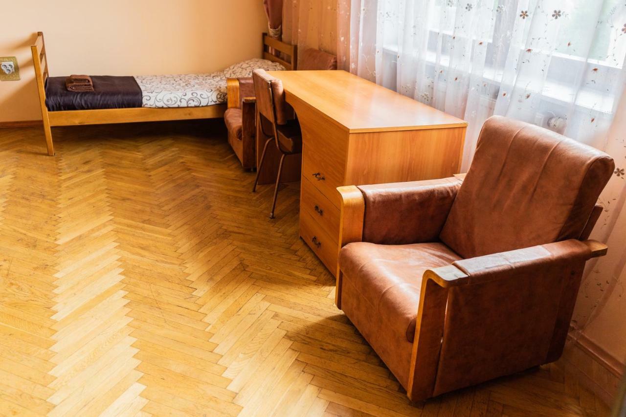 Hostel Villa Roma Lviv Eksteriør billede
